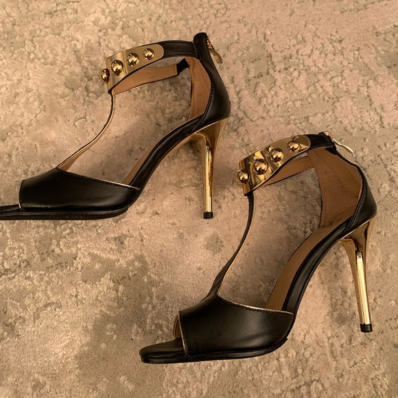 Exe Black & Gold open toe T-strap heels - Picture 9 of 9